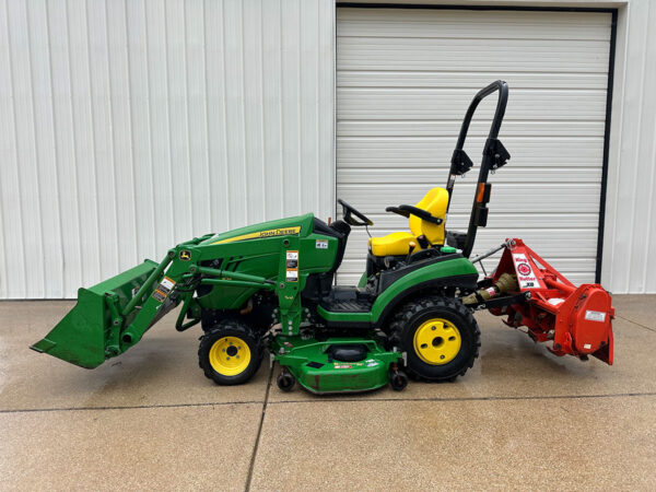 RENTAL John Deere 1025 Left Side