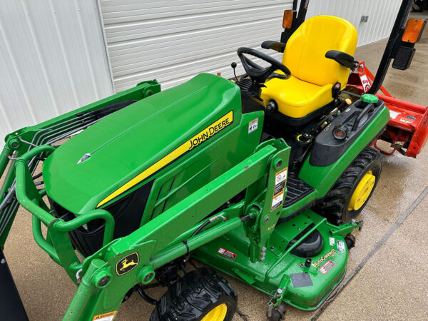 RENTAL John Deere 1025 Hood