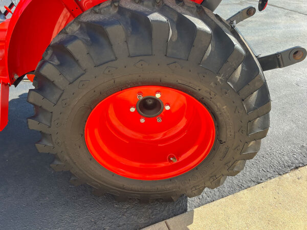 R4 Tire, Rear