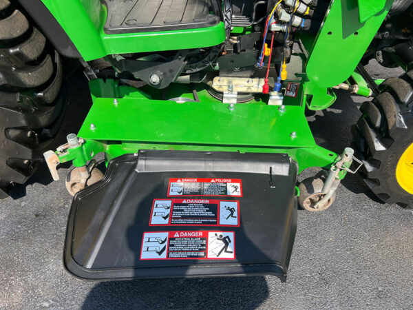 Discharge Chute on 60D AutoConnect Mower Deck